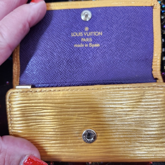 LV EPI KEY HOLDER - Picture 8 of 11